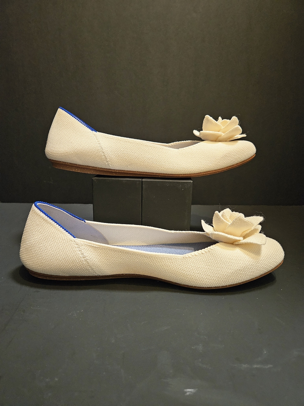 Rothy’s The Point Bloom Ecru Cream 3D Floral Washable Flats Size 9 RUNS SMALL - Picture 6 of 15
